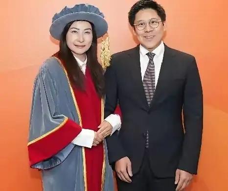 大家不用羡慕郭晶晶了，我们永远都不可能成为她，仅仅一个条件，我们就很难做到，