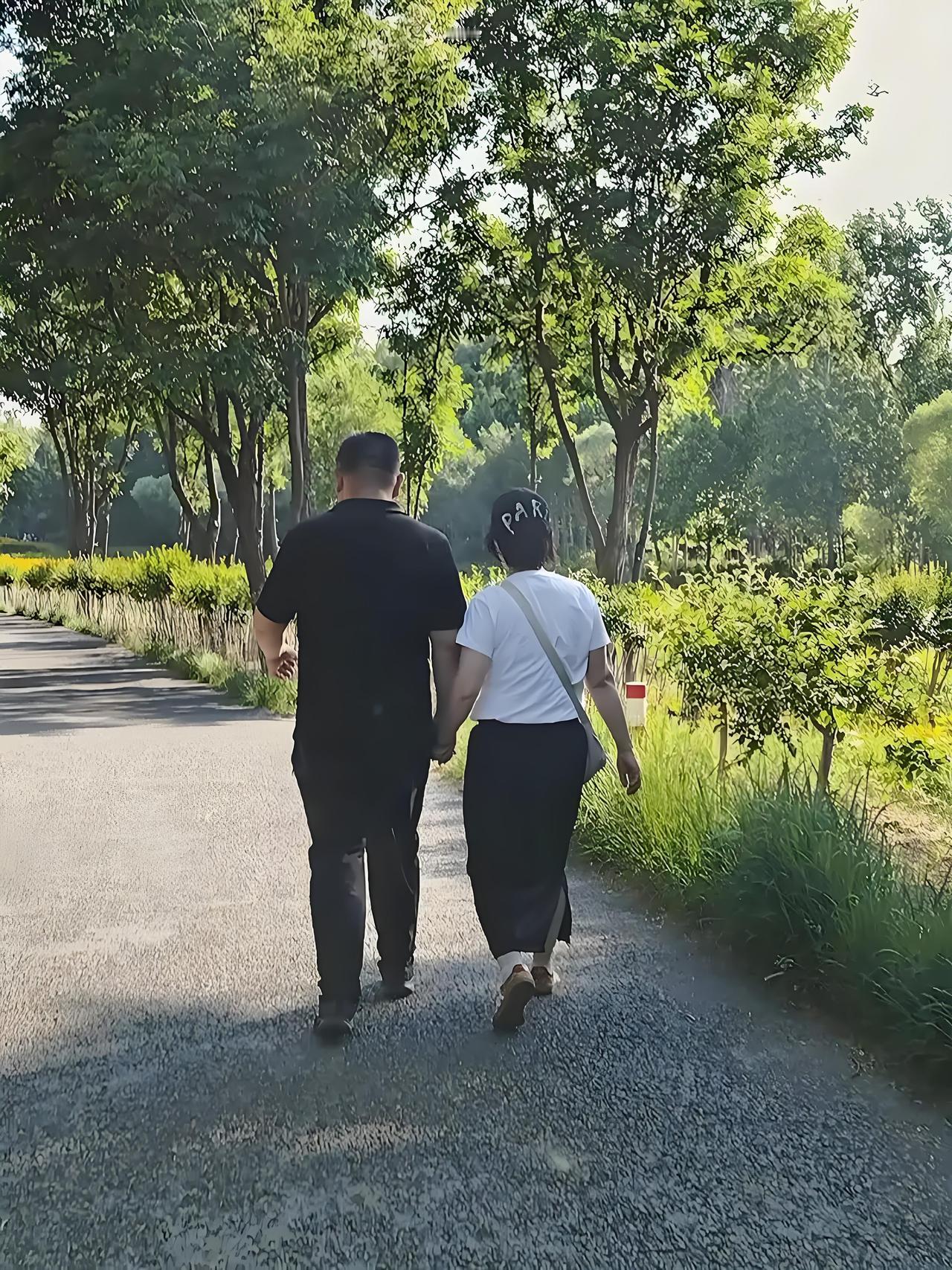 中年夫妻的婚姻真相：同住一屋，却活成了最熟悉的陌生人中年夫妻的婚姻现状，你