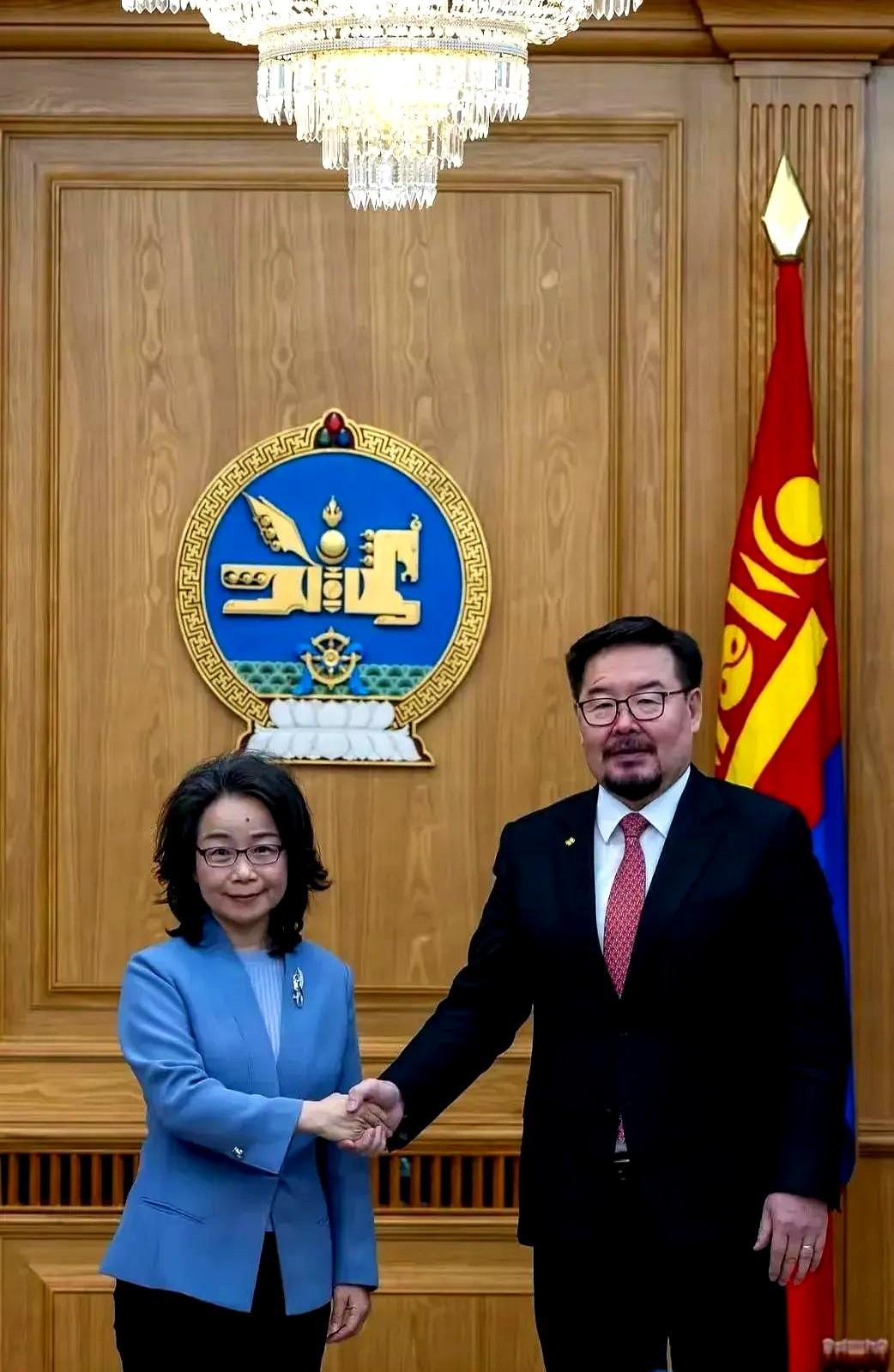 蒙古国总理赞丹沙塔尔前脚接见了中国驻蒙古国大使，后脚第五届中国内蒙古一蒙古国投资