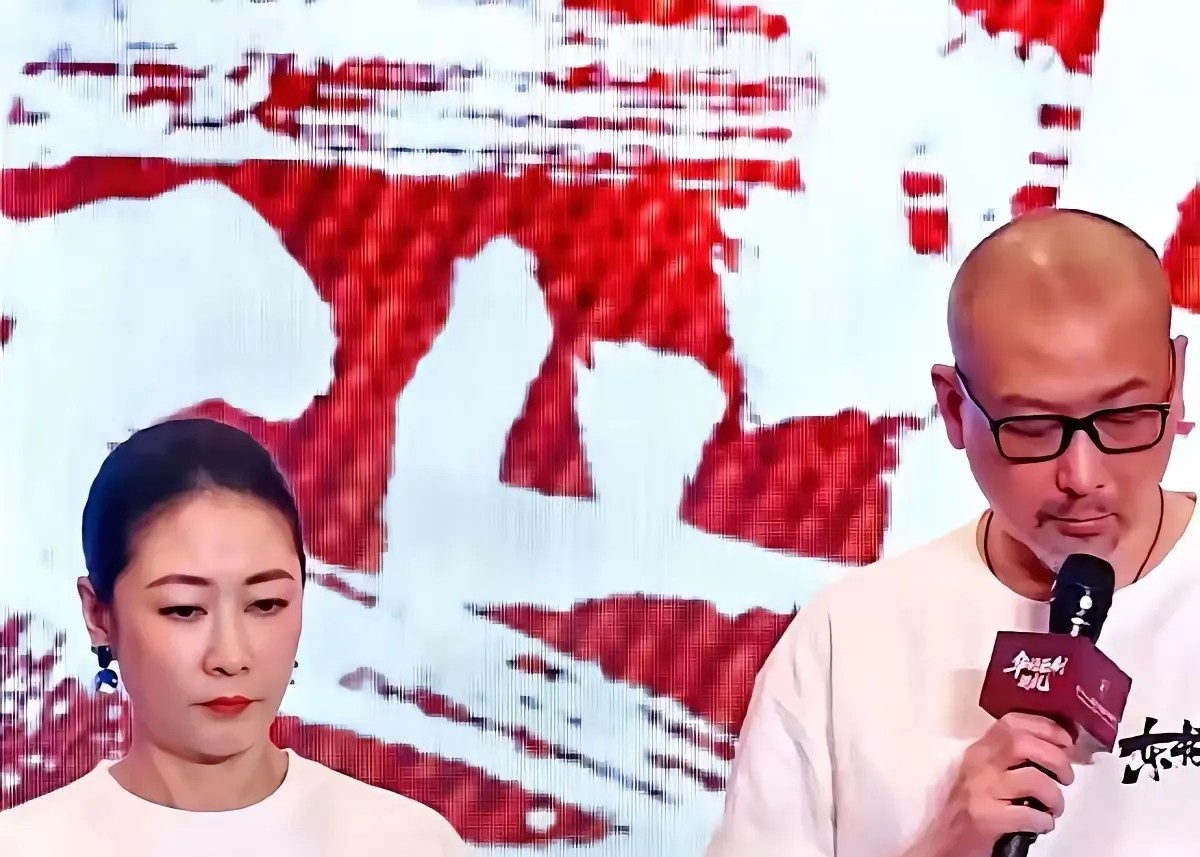 管虎，已经抬不起头了。一方面是《东极岛》口碑不好，甚至是遭到网暴，网友认
