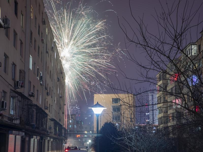 朱易取关苏翊鸣！网友：闹分手了？这一“取关”操作瞬间在网络上炸开了锅，引发了众