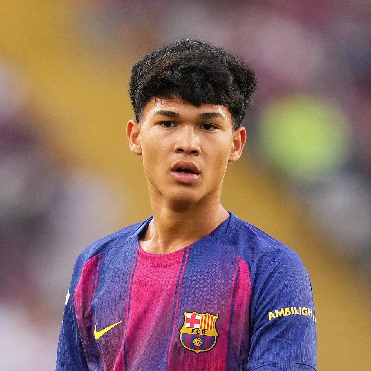 What⁉️德罗告诉弗里克他要离开巴萨，弗里克非常失望和愤怒，600万欧元违约金