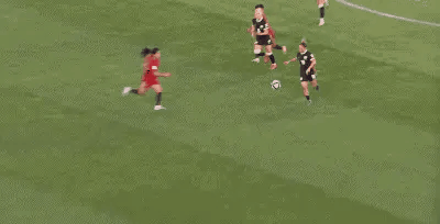 三个可以破坏这个进球的机会！女足是一个没把握住啊，再次证明，天下武功，唯快不破！