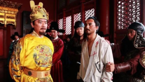 朱元璋见大臣韩宜可，穿着补丁衣服，怀疑他作秀，便悄悄去查访。结果到了他家，看见他