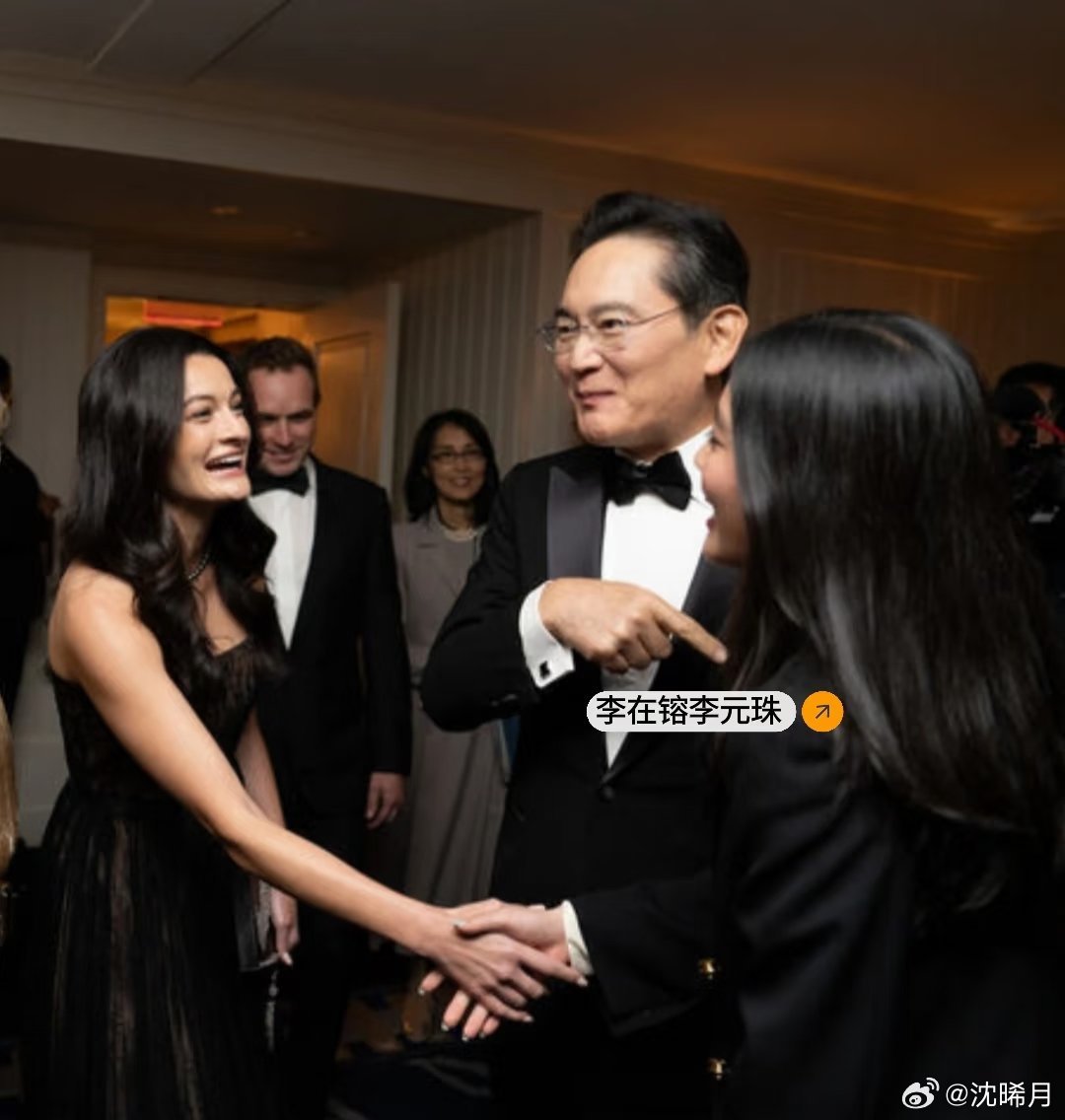 #李在镕#李在镕会长给黄仁勋一家介绍女儿李元珠(黄敏珊和李元珠英文名字都是madison)。​