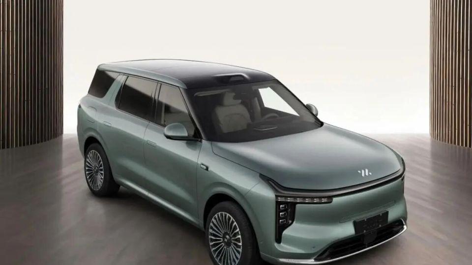 智己LS8正式亮相！套娃设计+1.5T增程，直面问界M8