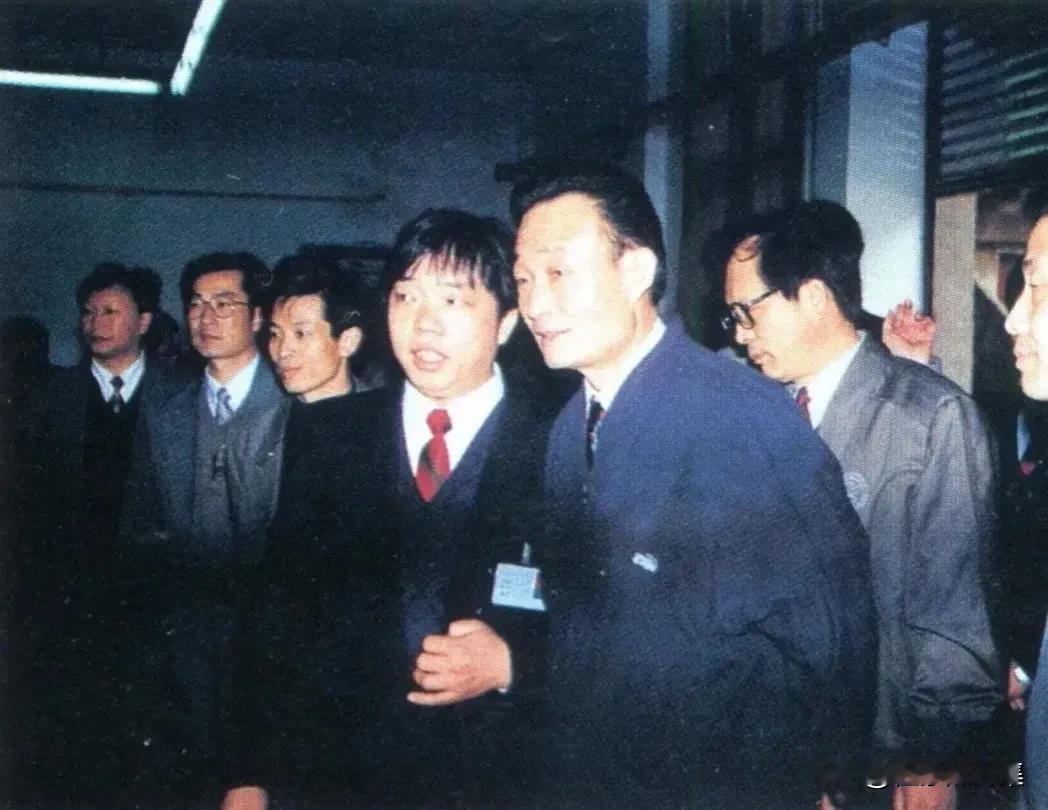 1995年4月，吴邦国同志带领国家计委、国家经贸委、财政部、交通部、水利部、农业