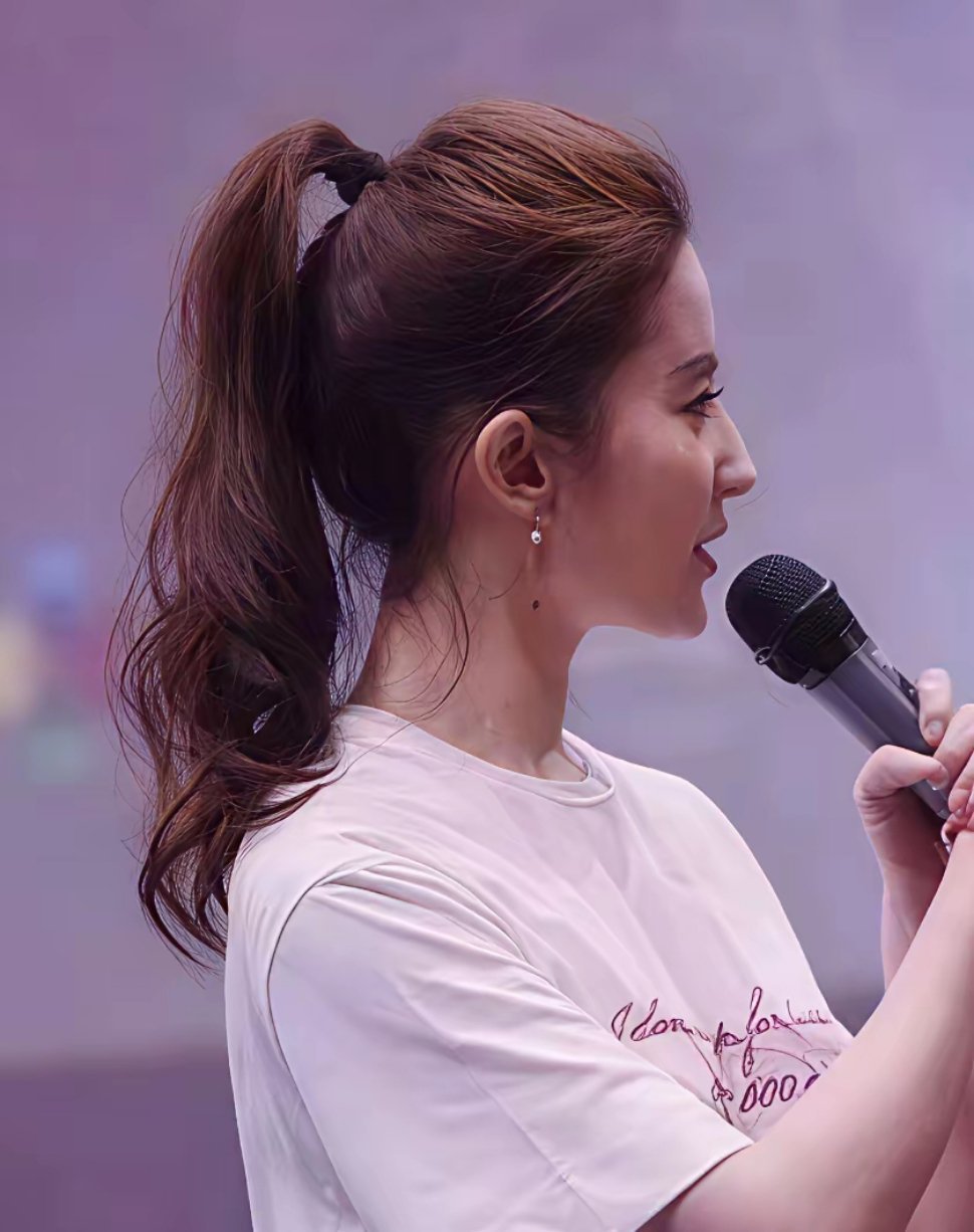 刘亦菲是怎么做到后面一点点头发，颅顶那么多头发的？