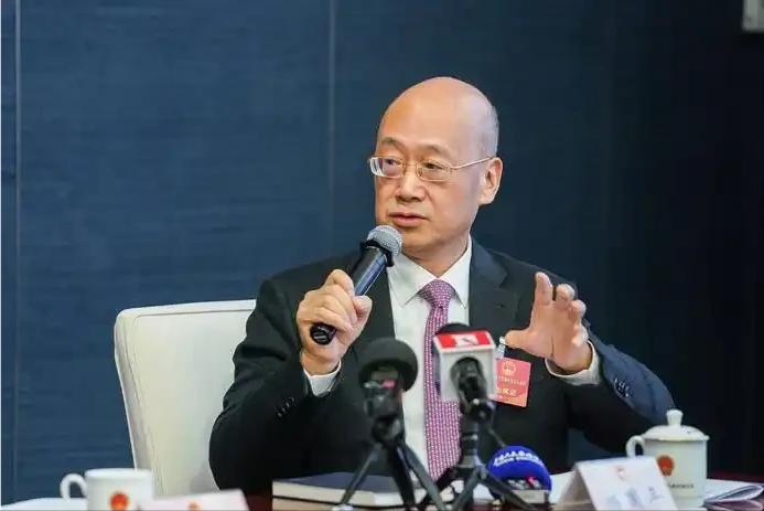 🤩上海两会给网约车抽成开出了“最大罚单”一位从业五年的网约车司机算了笔