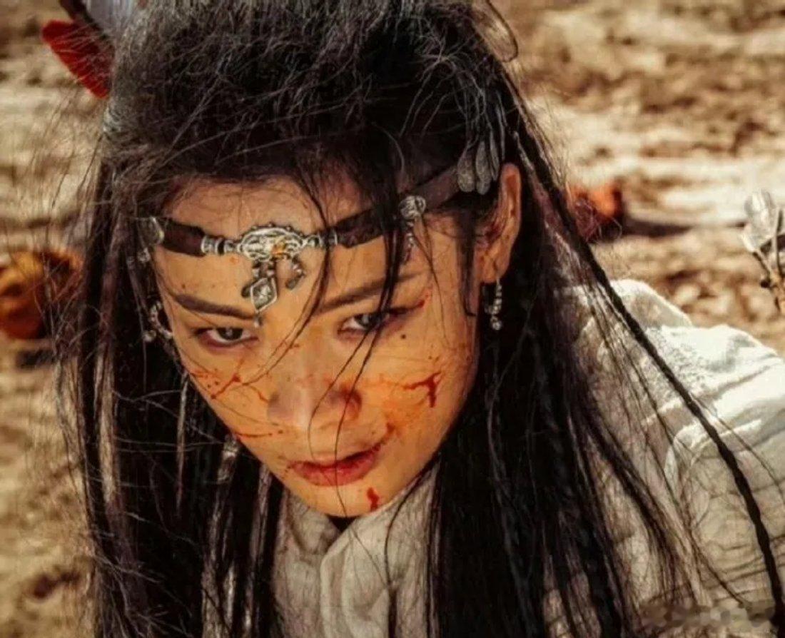 明星“塌房”影响到底有多大？吴京用《镖人》告诉你，需要损失多少钱！因为那尔那茜塌