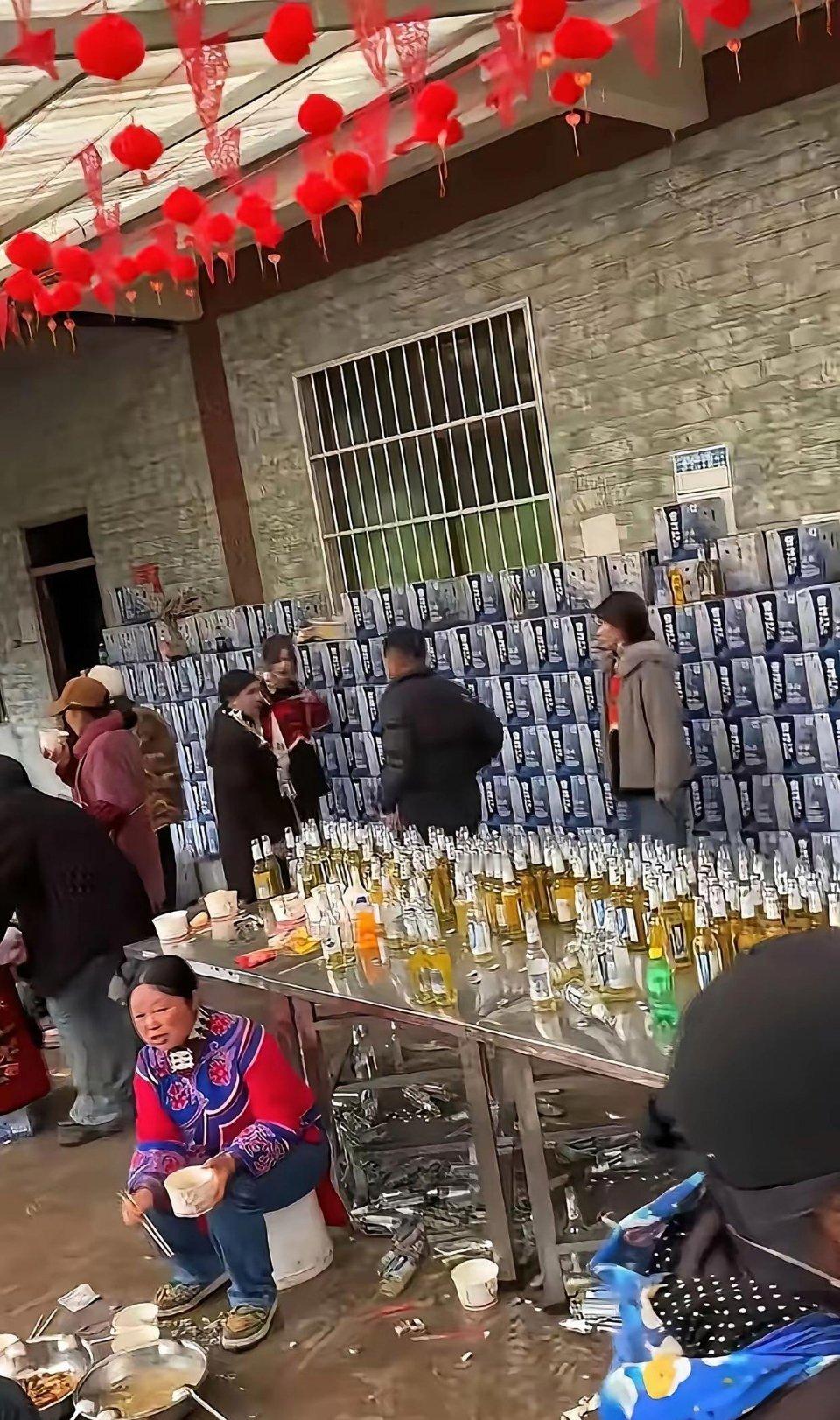 这是那个地方的风俗，要这么喝？