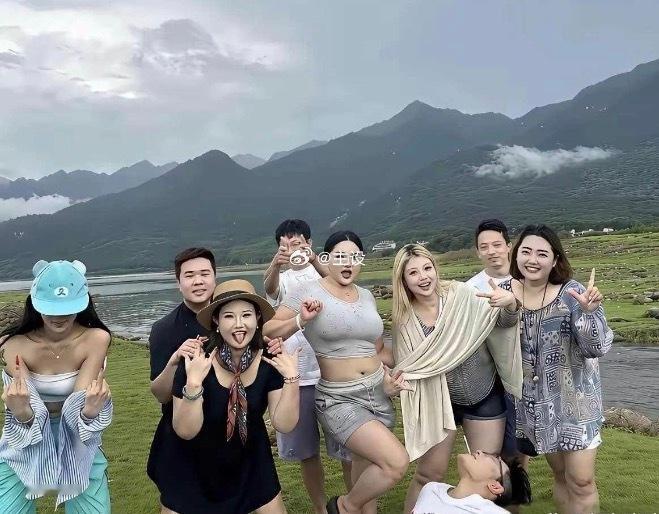 公司团建，大家都很开心…