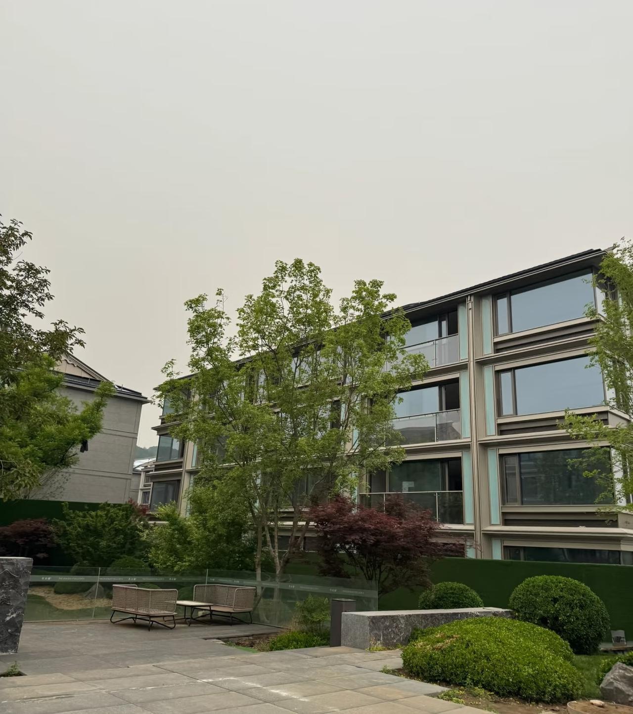 有钱人的世界，果然和普通人想的不太一样。最近我老板的一位身家过亿的朋友，又在上海