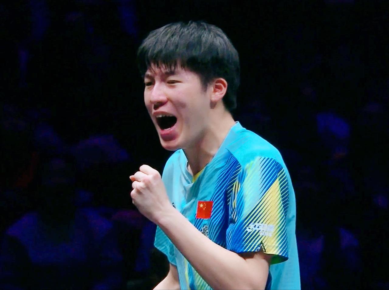 笑死我了！温瑞博很懂战术呀。不但会呐喊给自己加油，还学会了战术性调整。第