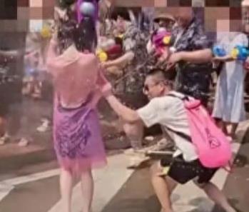 莫让“泼水节”变成“泄愤场”！云南西双版纳的泼水节是一个被国家列入非物质文化遗