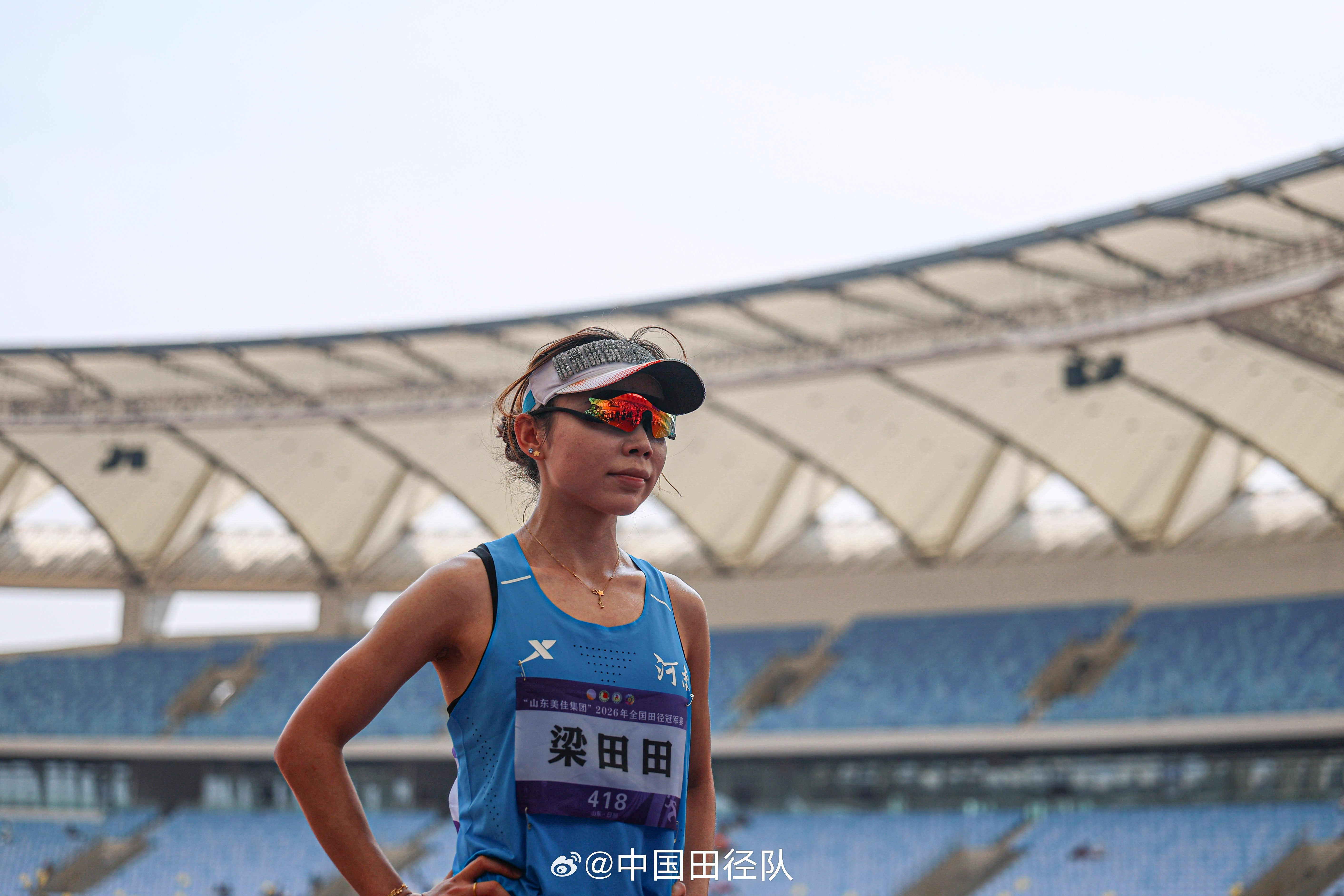 2026年全国田径冠军赛女子10000米决赛中，梁田田以33:52.28夺冠。她