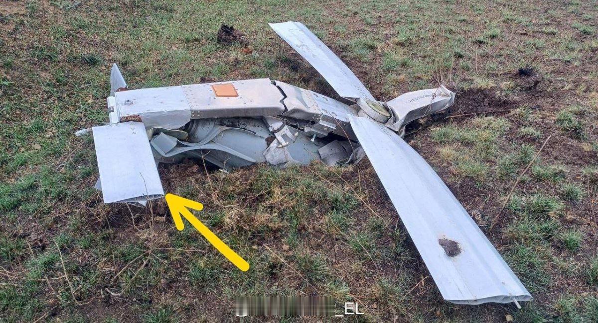 乌克兰政府报告称哈尔科夫州的洛佐瓦市首次遭到俄罗斯航空炸弹袭击，现场残骸显示俄军