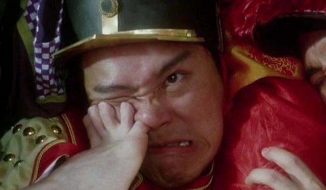 1992年，王晶在拍《鹿鼎记》时，突然对老板向华强说：“我想换掉温兆伦，如果用他