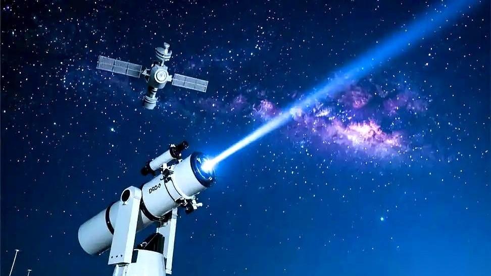100吉瓦。就这一个数，马斯克那几万颗“星链”，可能就成了太空里最贵的一场烟花