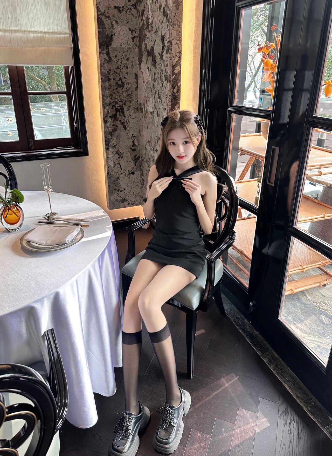 藏在湖边的氛围感餐厅🍴这家店拍照也太出片了吧📸什么样的穿搭可以成为气质女