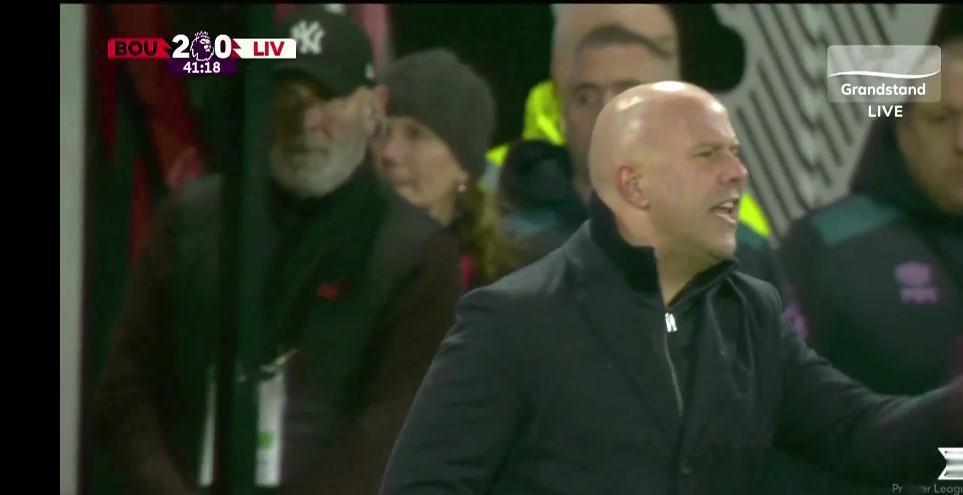 别再全怪斯洛特了。利物浦的崩盘，根子不在教练席，而在三个“核心”身上。34岁