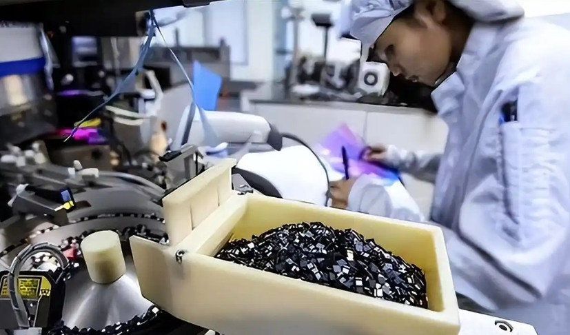 为啥美欧无法自己建稀土生产线？高人一句话点破迷津，原来这才是真相。美欧为什么难以