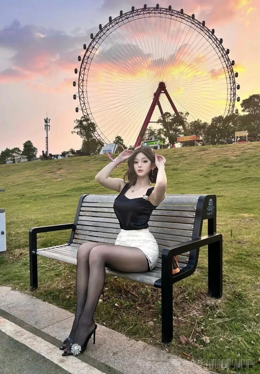 日落下的摩天轮，浪漫约会地