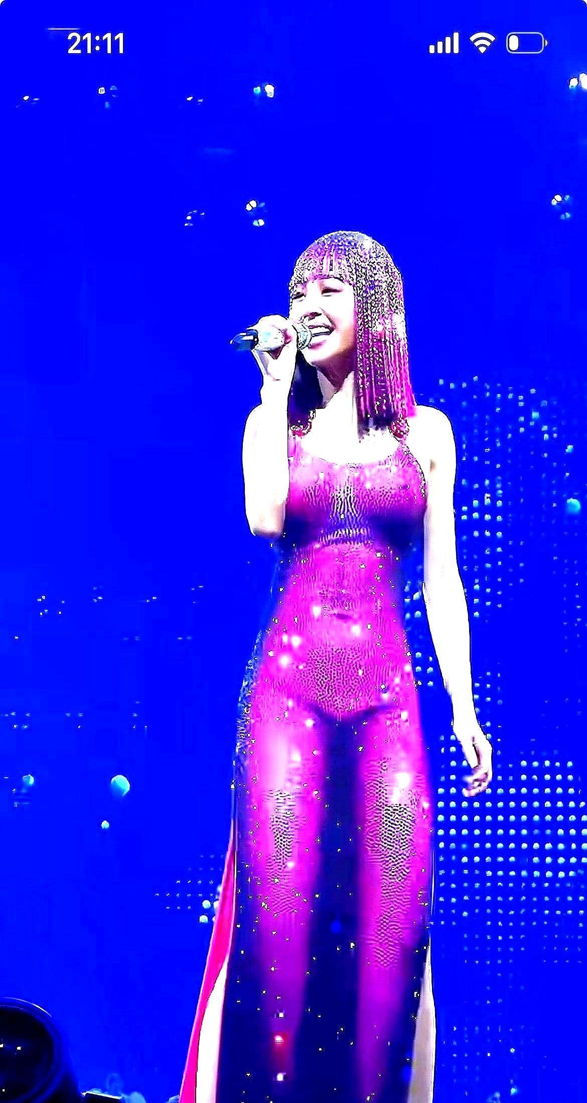 蔡依林演唱会上，看上去什么都没穿。但你完全想错了。这不是擦边，这是一次经过精