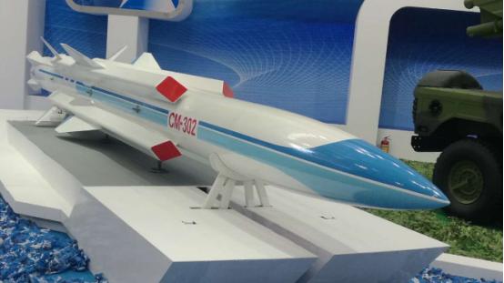 终于知道美国为何迟迟不敢对伊朗动手了！因为伊朗要用中国导弹打击美军航母，俄罗斯的