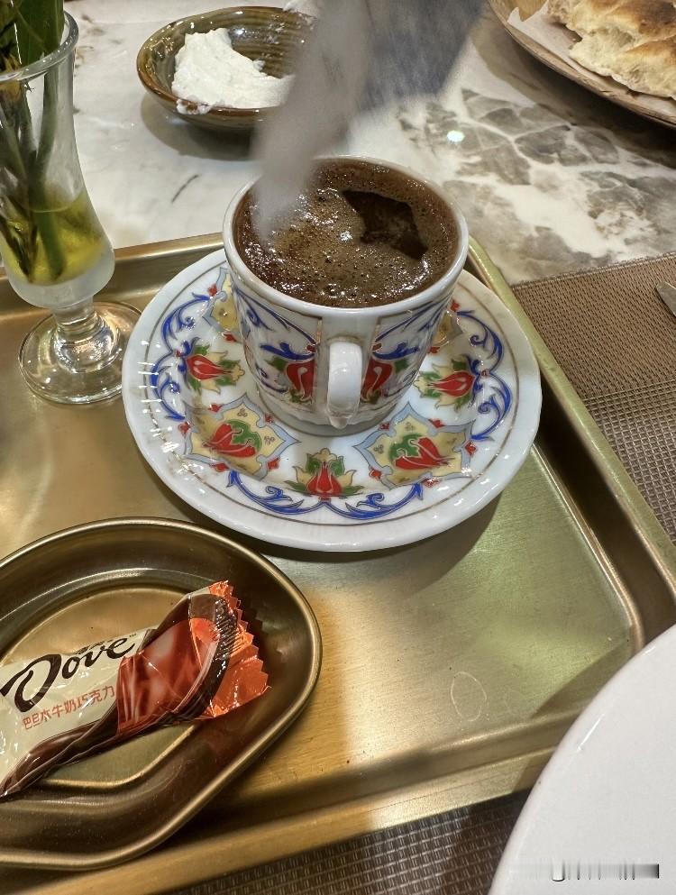 各取所需的感情，能长久吗？我有个同学，90年的，离异，去年认识了一位比她大1