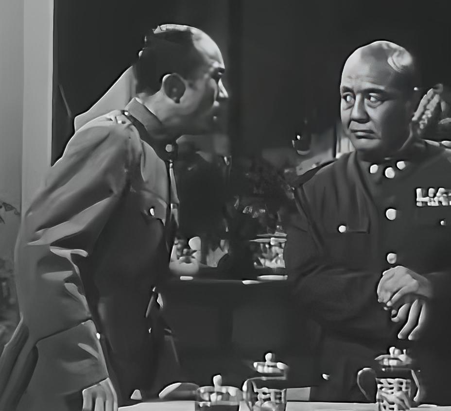 1949年4月22日，汤恩伯下令长江防线守军撤退，第4军军长王作华大骂说："汤司