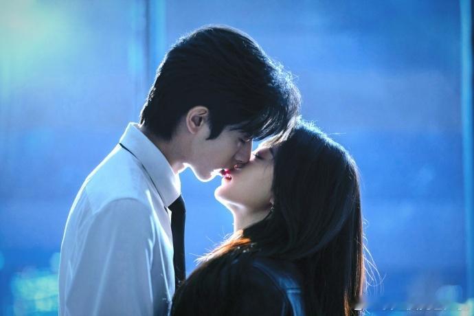 宋威龙赵今麦吻戏剧照赵今麦的实绩宋威龙赵今麦吻戏剧照，谁懂这个稳居大C位的剧照