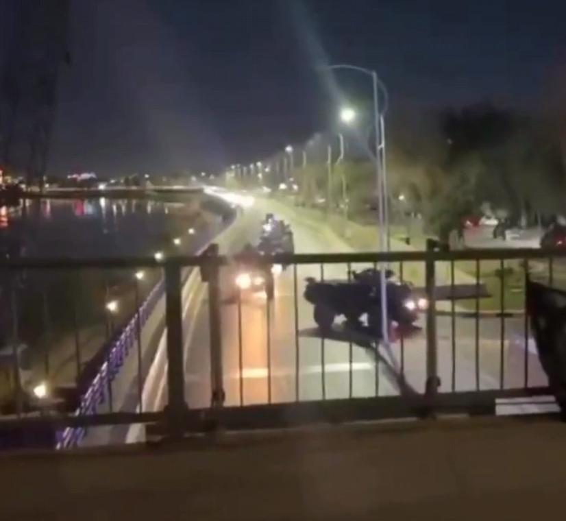 兄弟们，还得是美国仗义！沙特的美国大使馆被炸了之后，美国第一时间想的不是如何