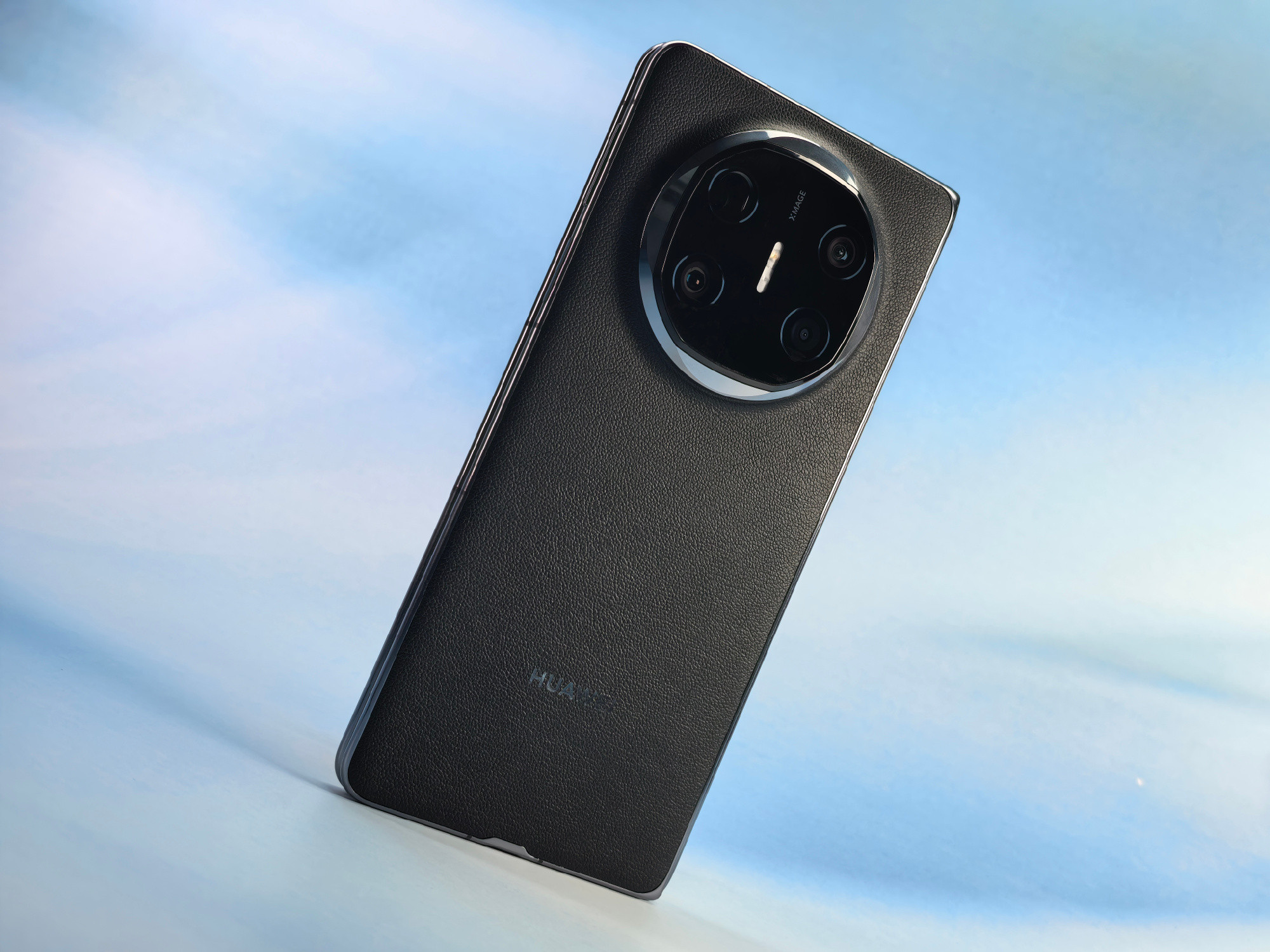 我用MateX6大半年了，折叠着揣兜不沉，办公分屏查资料特顺手，AI摘要省不少