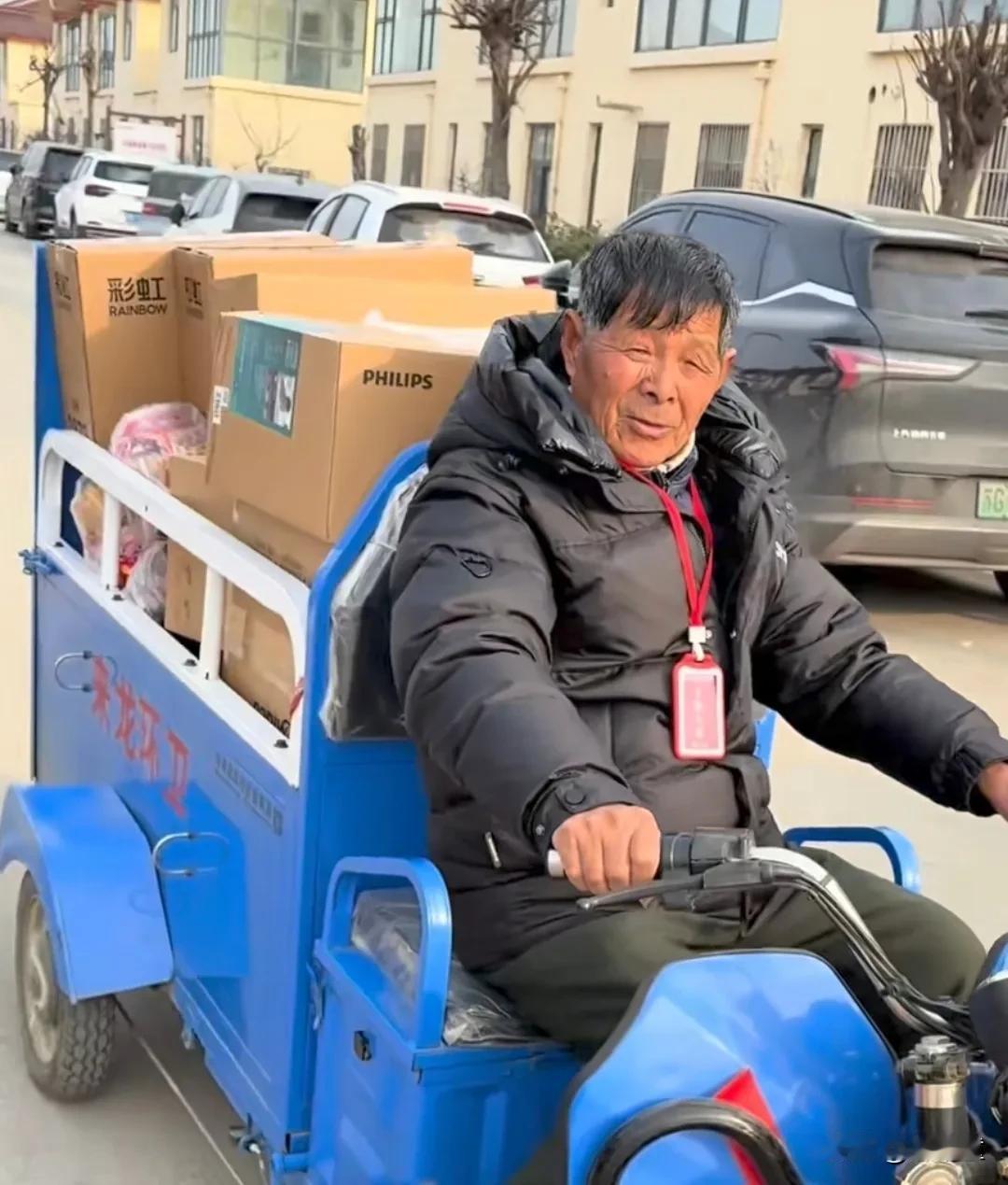 刘强东请放心！给光明村发年货，根本不用担心有人存私心，全网友都在帮你监督呢！