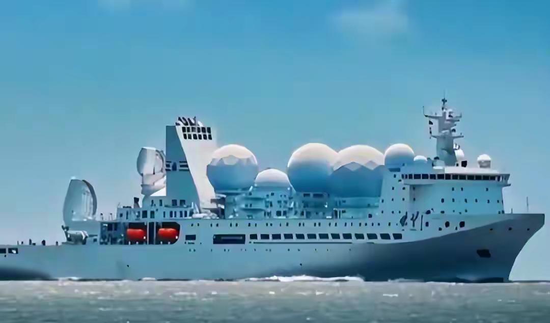 立陶宛：大哥，你说种花家是不是傻呀？鹰酱：他们家哪里傻了？立陶宛：你看他们家