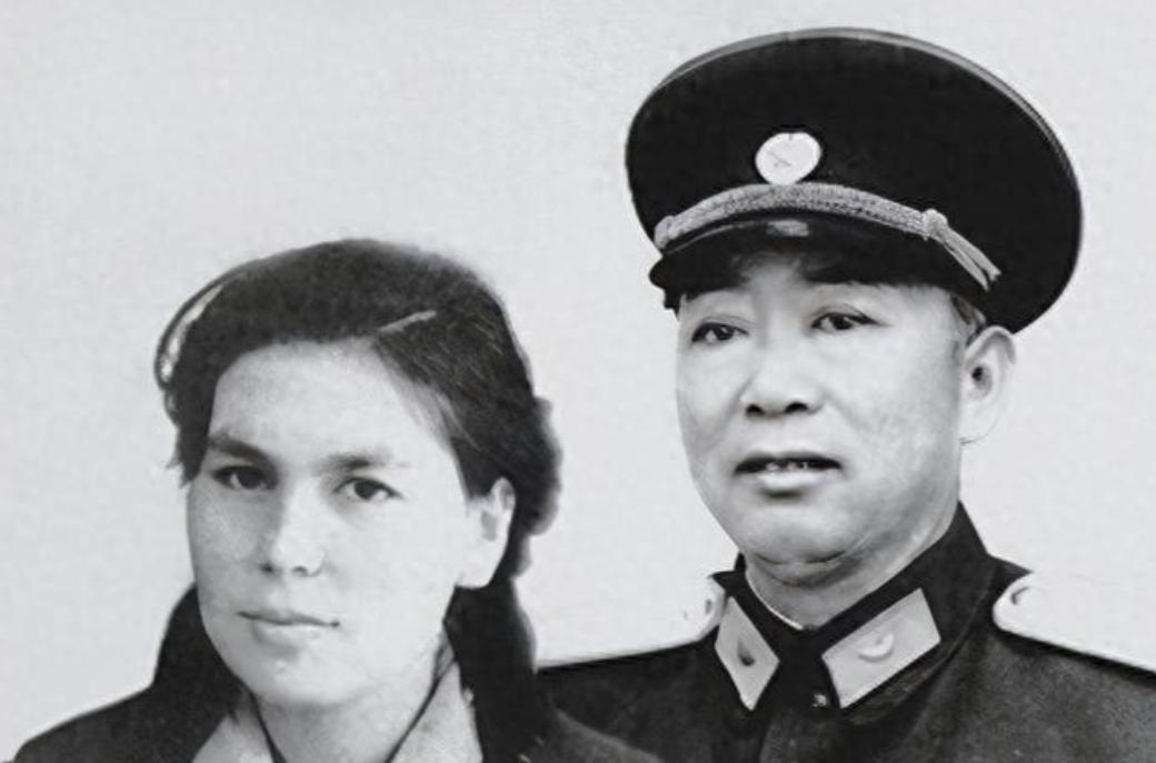 1965年，55岁的刘亚楼因为操劳工作，英年早逝，离世前，他叮嘱小自己15岁的混