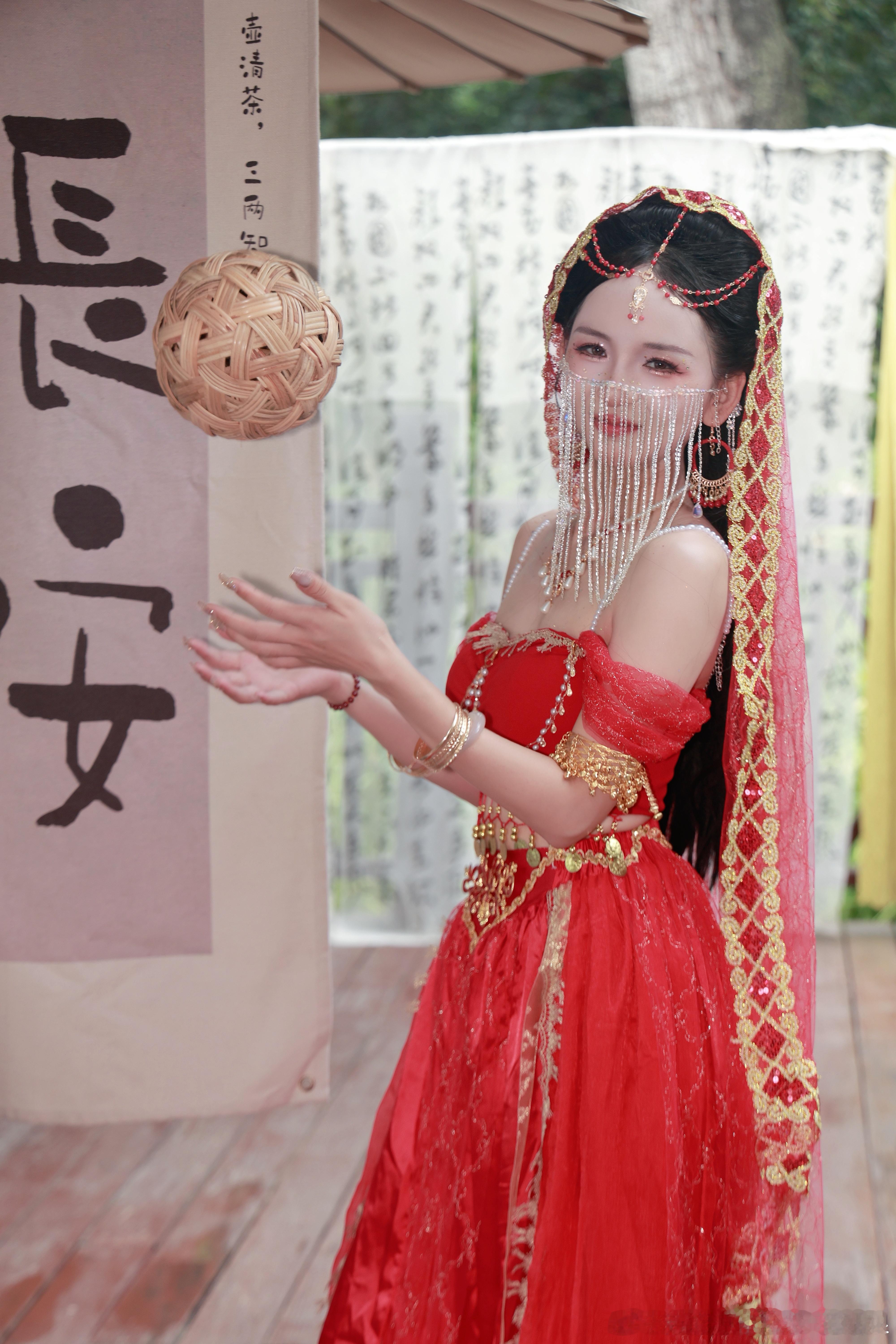 致吹牛三宝:NGC!油车圈这位风情万种的姑娘，眼光挑得很，一般人根本入不了眼。身