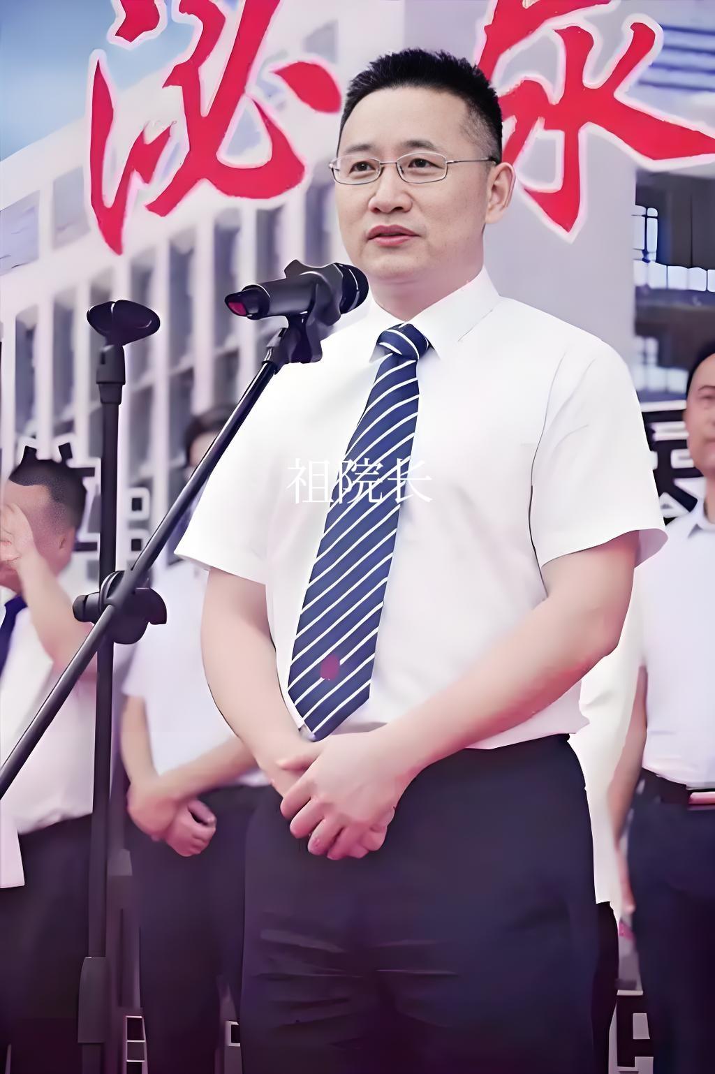 祖院长怎么能累了！怎么对得起光鲜的履历？再说国家培养个医学人才也不容易啊！你