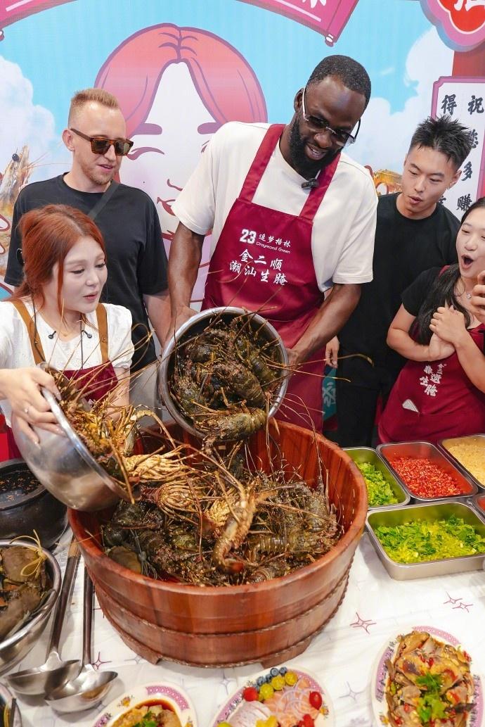 大嘴巴格林又一次开启中国行！品尝美食开训练营体验中华文化玩的乐不思蜀了。