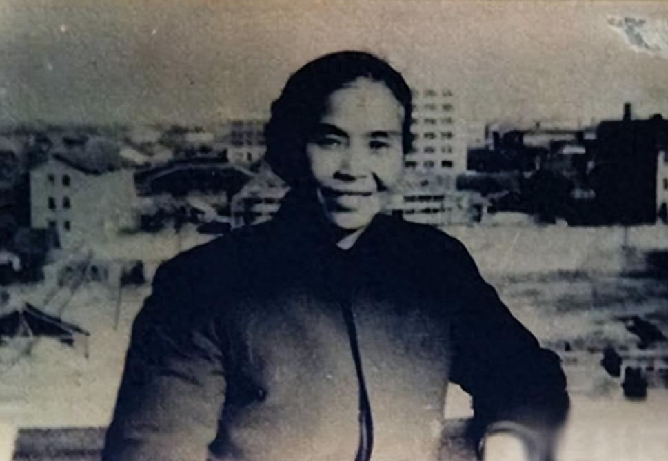 84年贺子珍知道自己时日无多，对李敏说：我看到毛主席向我招手“妈，您感觉怎么样