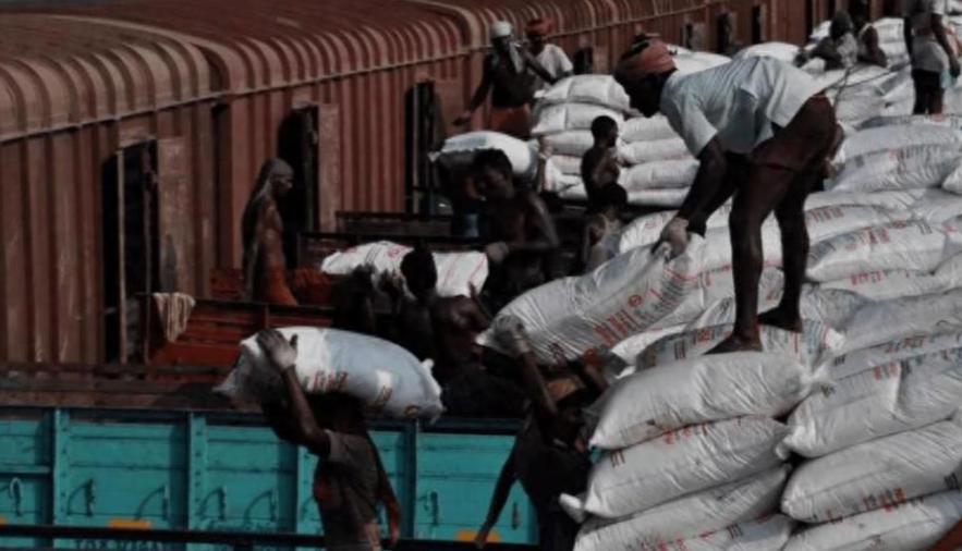 印度请求中国提供尿素援助，如果中国拒绝，印度会是怎样的下场？你敢信吗？中东那头