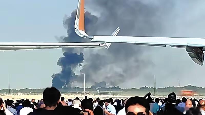 凭三哥的聪明劲，很快就会找到“光辉”战机的坠毁原因：第一、“中国零部件质量欠佳”