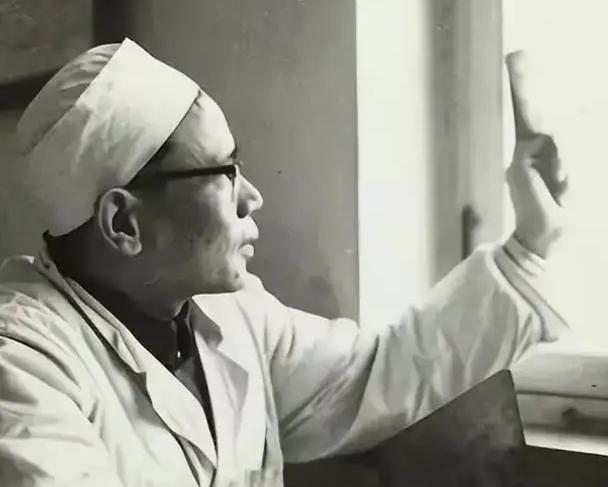 1950年，广西土匪被判死刑，为了活命，他交出了2张独门药方，谁知，2张药方，竟