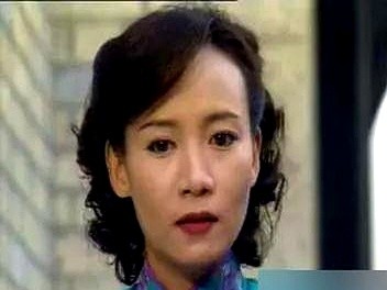 “阿珂凭什么给你演？就凭监制喜欢你？”四十年了，吴君如当面扔出这句话。商天娥在节目里愣了几秒，没接话