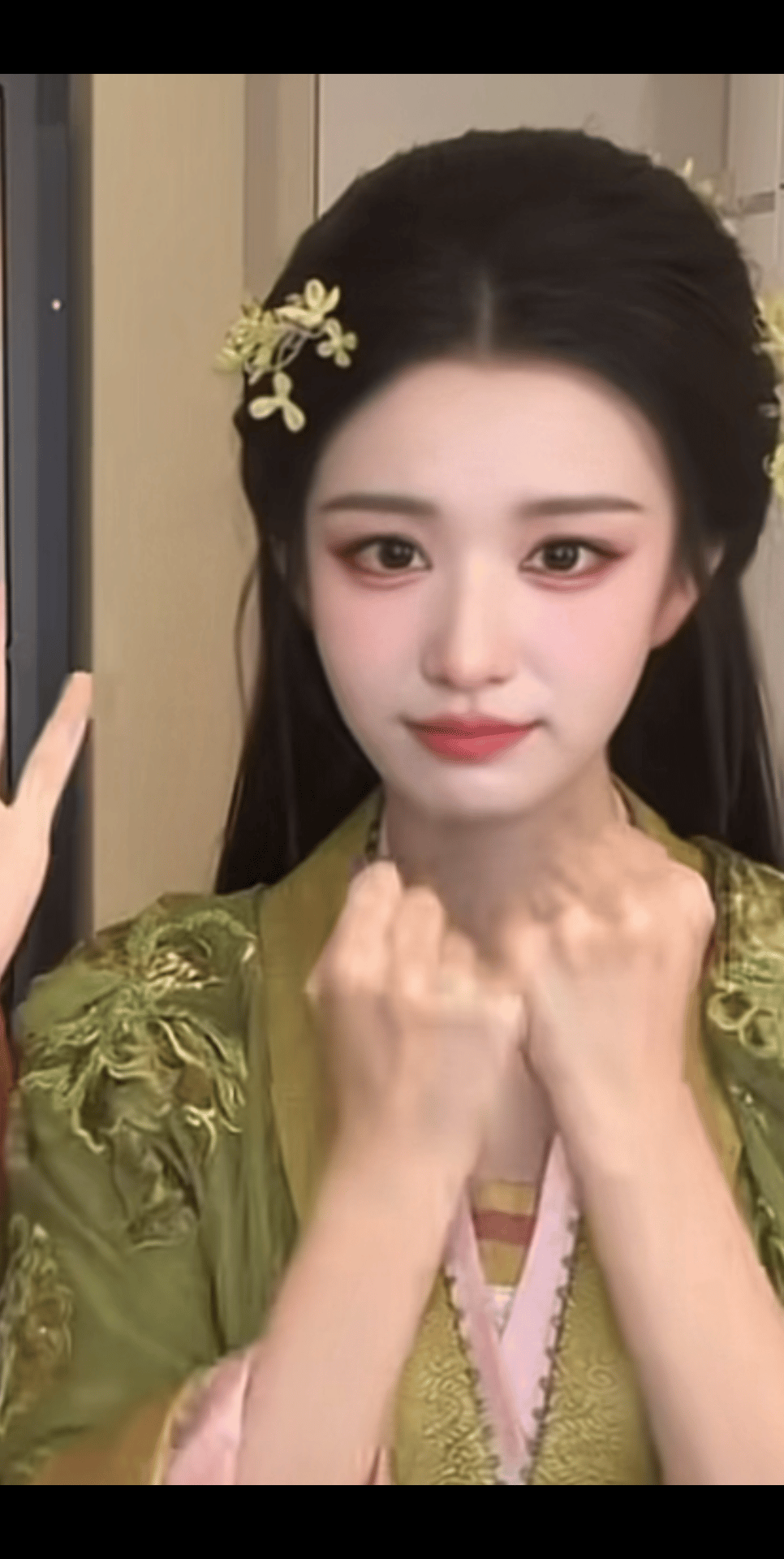 小船你被挟持了就眨眨眼😉咋这么萌呢