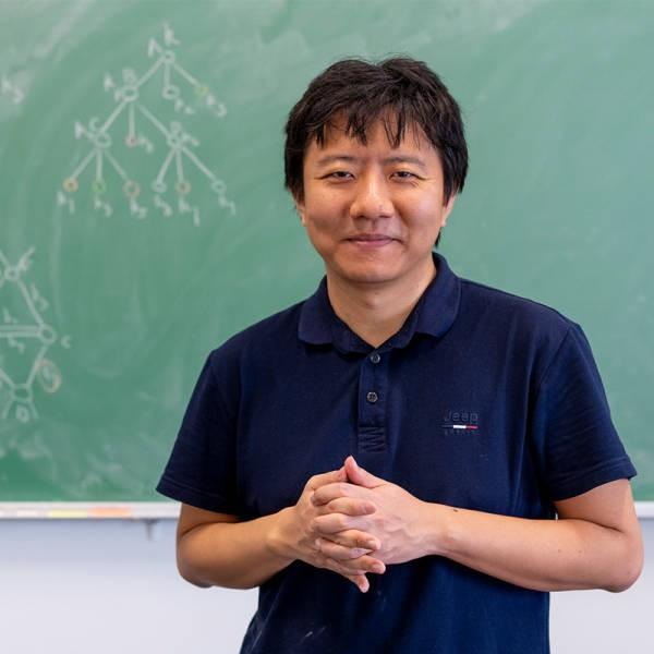 同样是北大数学天才，一个拿了菲尔兹奖，一个当了和尚2006年，国际数学奥林匹