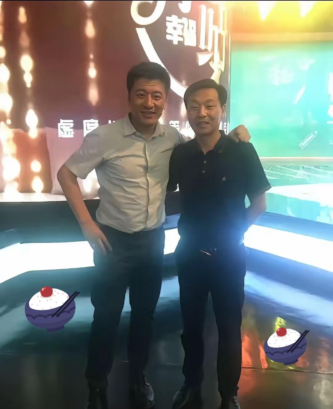 认定张雪峰是块金子的初中班主任朱建军老师，张雪峰多次在公开场合提及这位恩师。朱