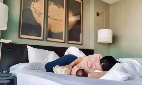 河南，一男子在朋友家院子里喝酒，期间，独自进入朋友家屋内，看见朋友妻子正在给孩子