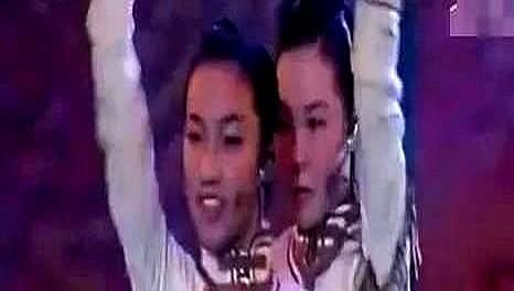 她自己没说谎！历史是不会骗人的！这是15岁的那尔那茜2005年在